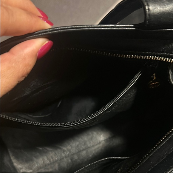 CHANEL Matelasse Black Leather 24K hardware - Picture 13 of 17